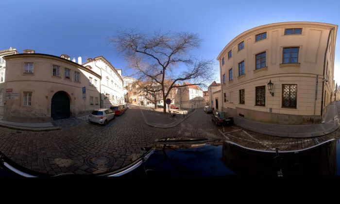 Thunovský palác ve Sněmovní