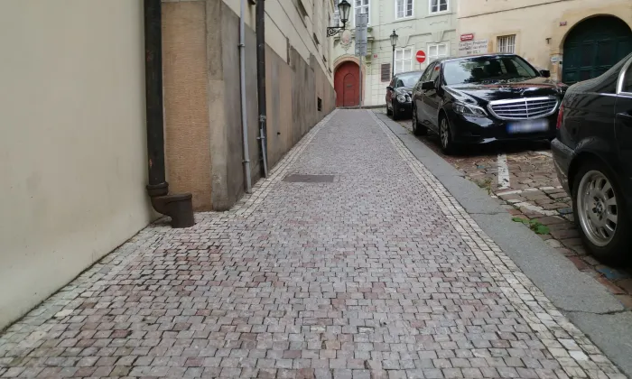 Palác Lažanských ve Sněmovní