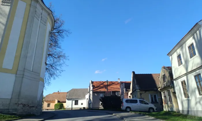 Kostel Navštívení Panny Marie (Borovany)