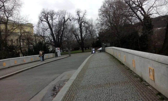 most na Slovanský ostrov
