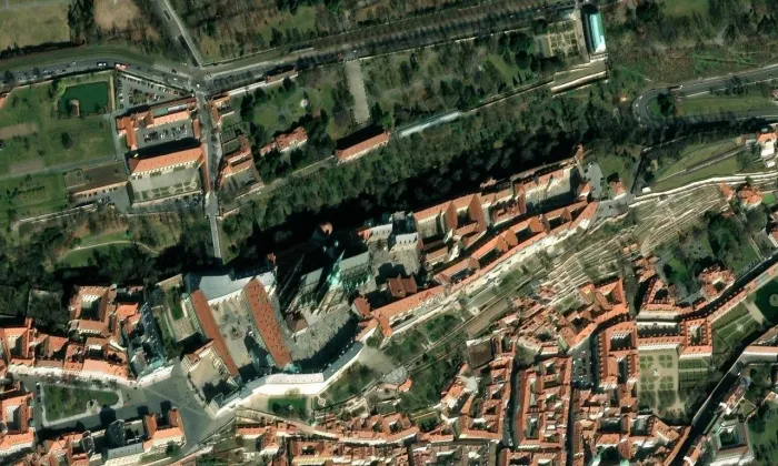Bazilika svatého Jiří – letecký pohled
