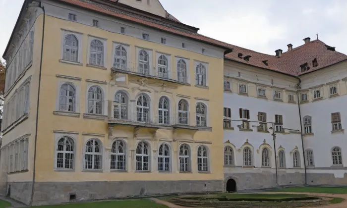 Benešova škola – historical