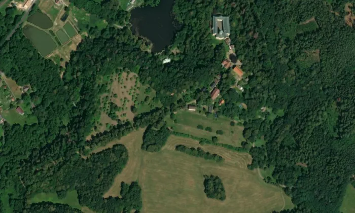 Bredovský letohrádek – letecký pohled