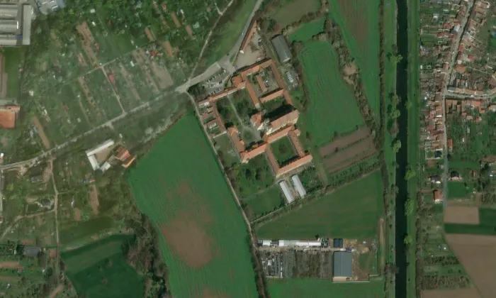Chrám svatého Petra a Pavla (Rajhrad) – letecký pohled