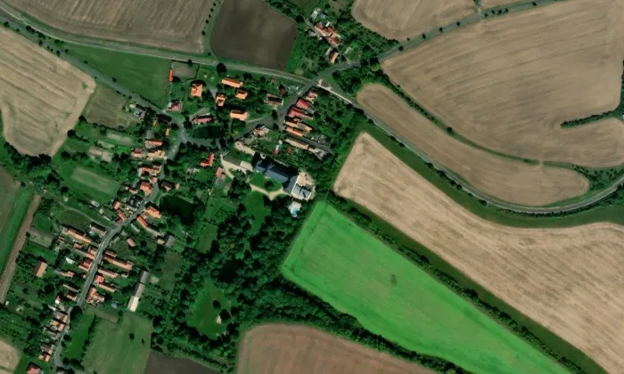 Dlažkovice – letecký pohled