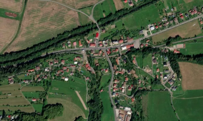evangelický kostel v Huslenkách – letecký pohled