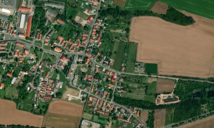 evangelický kostel v Mělnickém Vtelně – letecký pohled