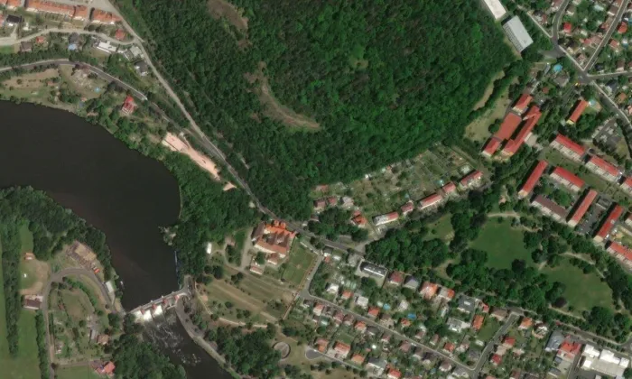 Františkánský klášter v Kadani – letecký pohled