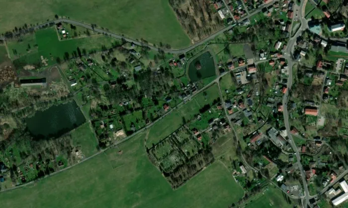 Hřbitovní kaple (Jiříkov) – letecký pohled