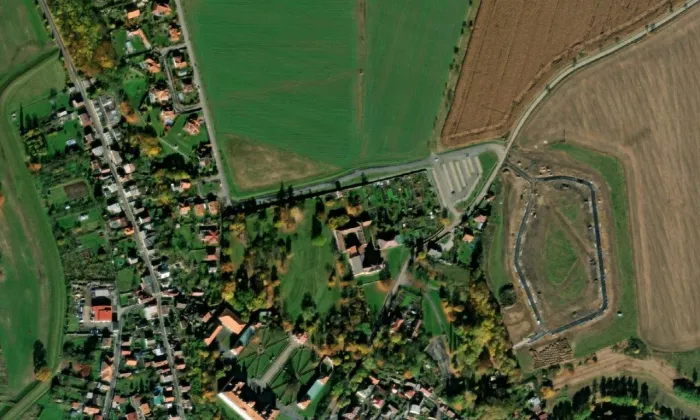 Hrobka Valdštejnů v Mnichově Hradišti – letecký pohled
