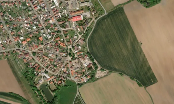 kaple Nanebevzetí Panny Marie (Tři Dvory) – letecký pohled