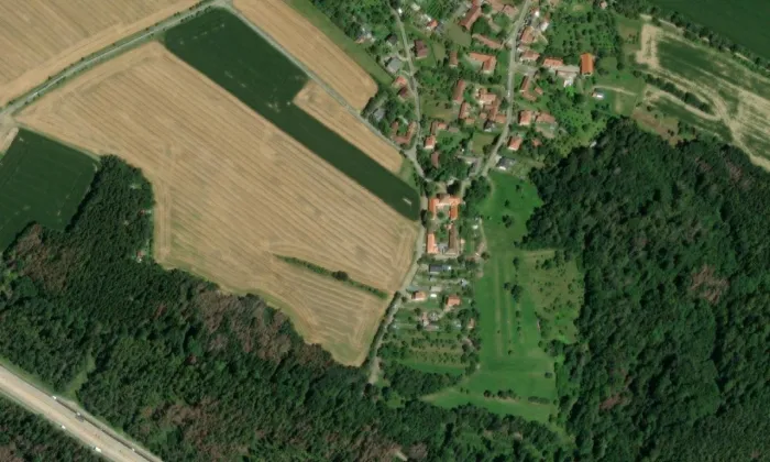 kaple svaté Anny (Lesní Hluboké) – letecký pohled