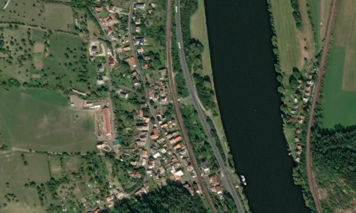 Kaple svatého Jana Nepomuckého (Litochovice nad Labem) – letecký pohled