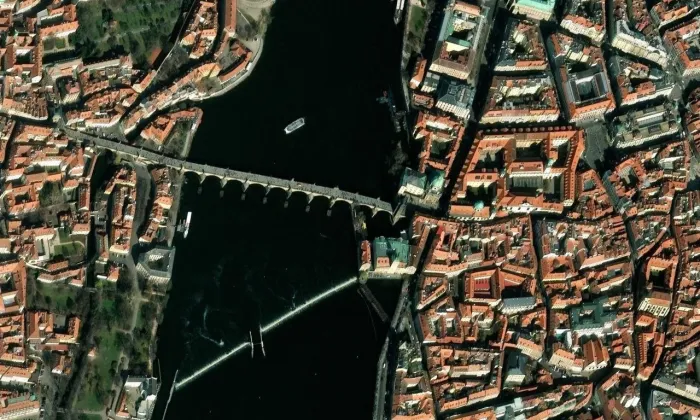 Karlův most (Praha 1) – letecký pohled