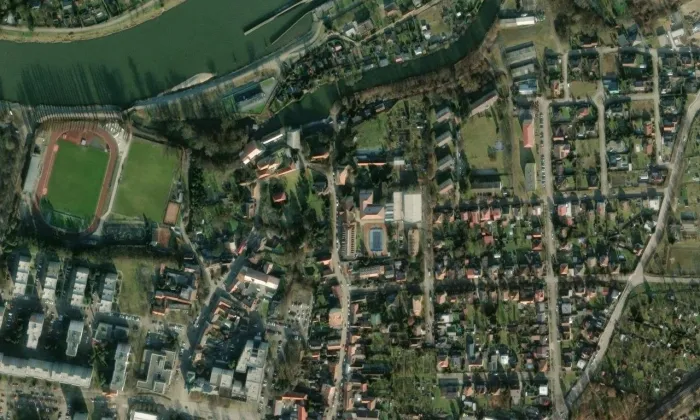 Kostel Nanebevzetí Panny Marie (Čelákovice) – letecký pohled