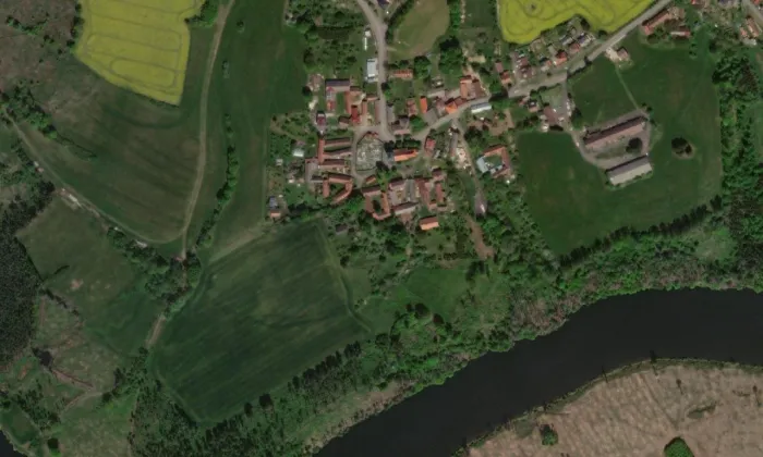 kostel Nanebevzetí Panny Marie (Vojslavice) – letecký pohled