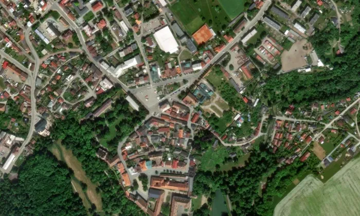 Kostel Narození Páně (Opočno) – letecký pohled