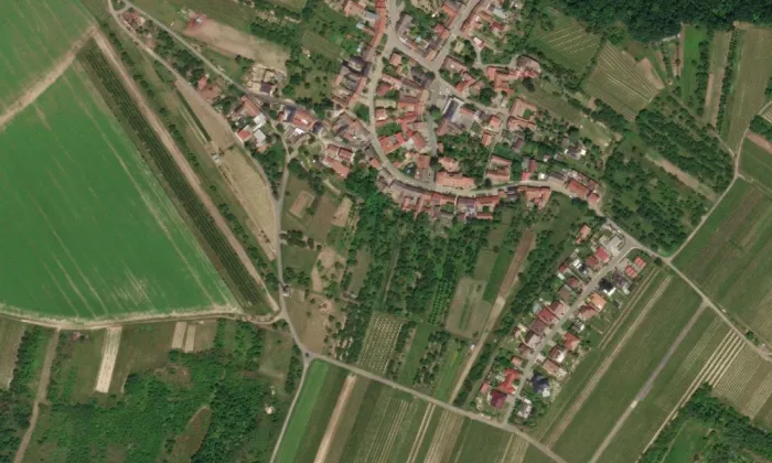 Kostel Navštívení Panny Marie (Němčičky) – letecký pohled