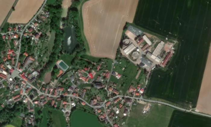 Kostel Nejsvětější Trojice (Drahobudice) – letecký pohled