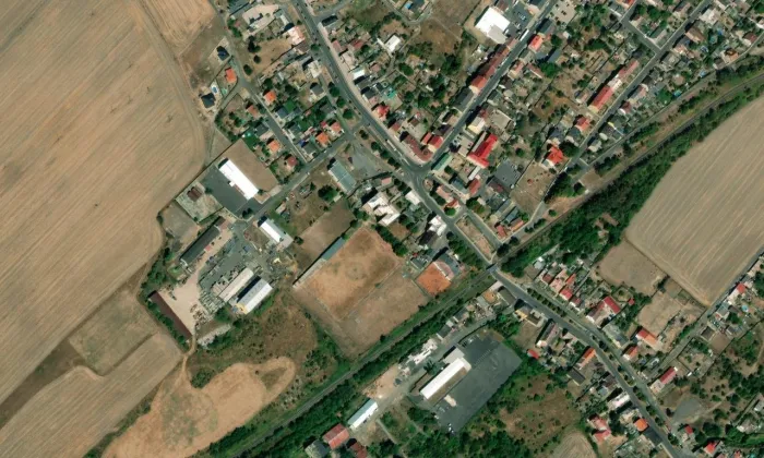 Kostel Nejsvětějšího Srdce Páně (Lom) – letecký pohled