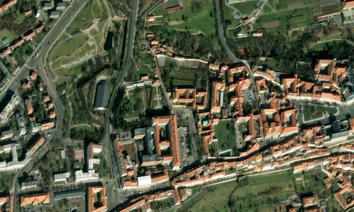 Kostel Panny Marie Andělské na Hradčanech – letecký pohled