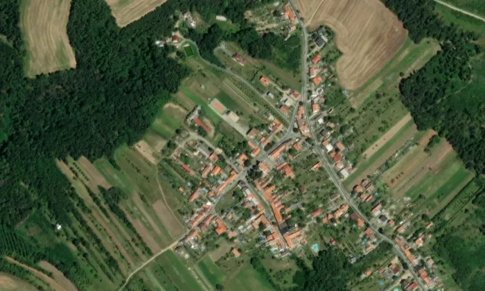 kostel svaté Kunhuty (Hlína) – letecký pohled