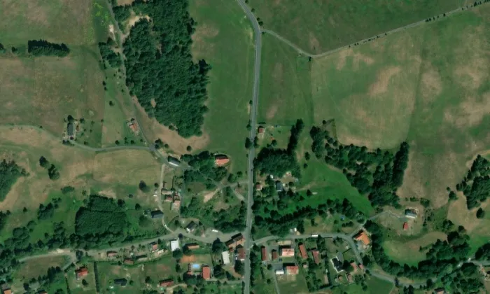 Kostel svaté Máří Magdaleny (Arnoltice) – letecký pohled