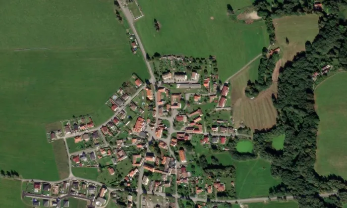 Kostel svatých Filipa a Jakuba (Slavče) – letecký pohled