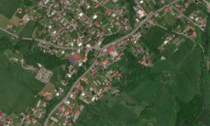 Kostel svatých Petra a Pavla (Lichnov) – letecký pohled