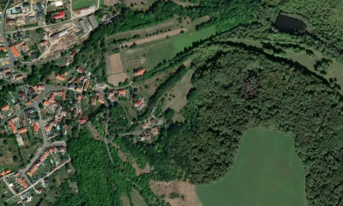 Kostel svatého Augustina (Lužice) – letecký pohled