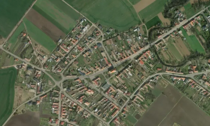 kostel svatého Jiří (Strachotice) – letecký pohled