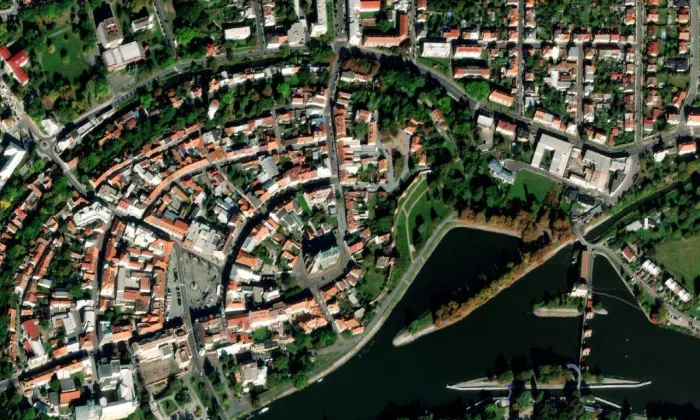 Kostel svatého Jiljí v Nymburce – letecký pohled