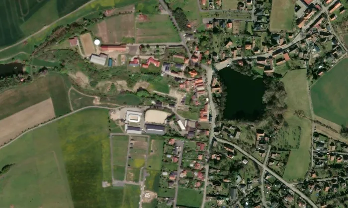 Kostel svatého Lukáše (Svárov) – letecký pohled