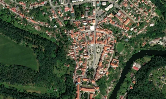 Kostel svatého Matěje v Bechyni – letecký pohled