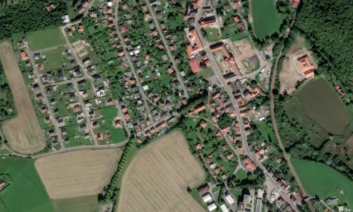Kostel svatého Mikuláše (Jince) – letecký pohled