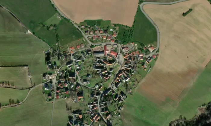 kostel svatého Mikuláše (Lažiště) – letecký pohled