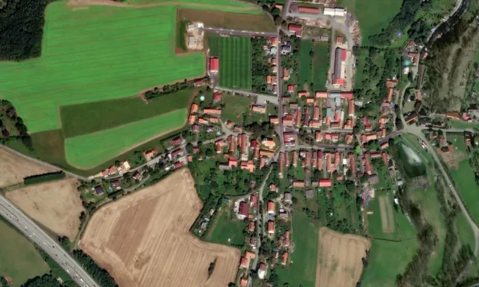 kostel svatého Václava (Hrusice) – letecký pohled