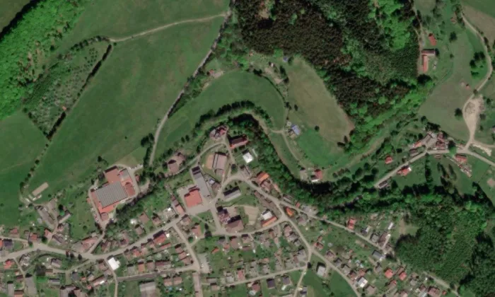 Kostel svatého Václava (Machov) – letecký pohled