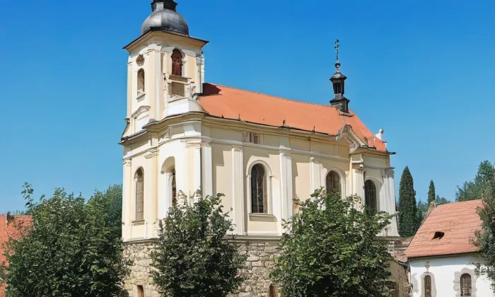 Kostel svatého Václava (Veliš) – historical