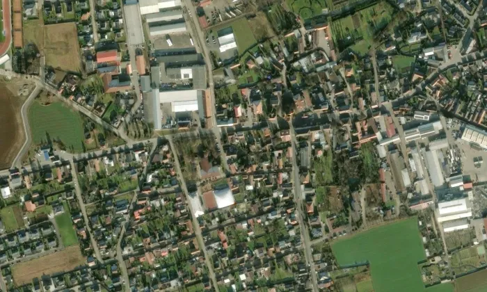 kostel svatého Václava v Nehvizdech – letecký pohled