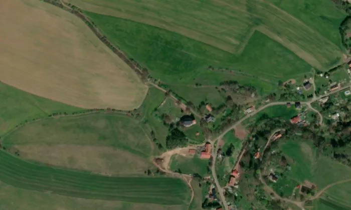 Kostel Všech svatých (Heřmánkovice) – letecký pohled