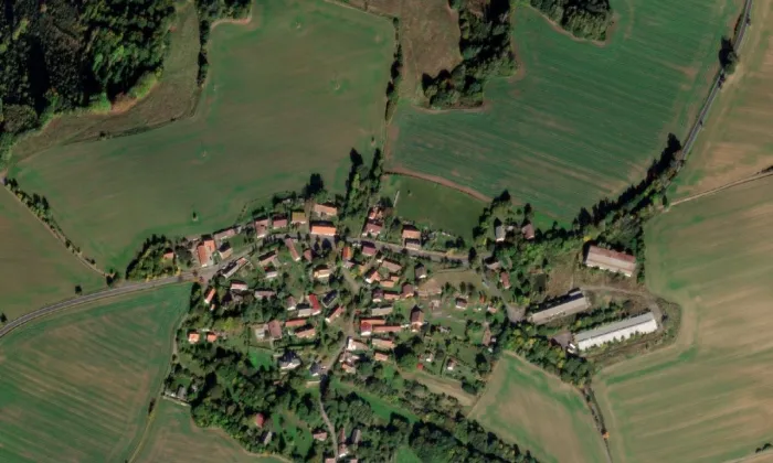 Kostel Všech svatých (Polipsy) – letecký pohled