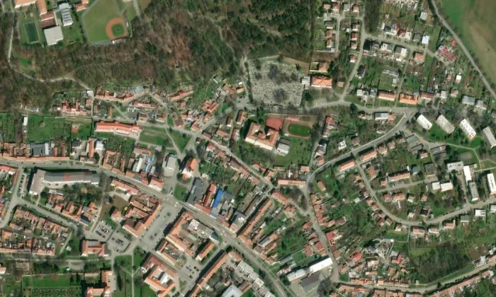 Pohřební kaple Žarošských – letecký pohled