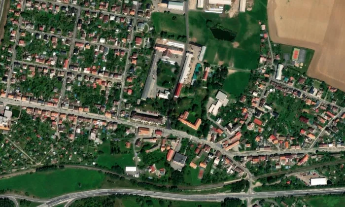 zámeček Měšice – letecký pohled