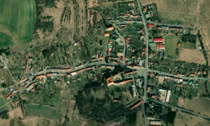 Zámek Litenčice – letecký pohled