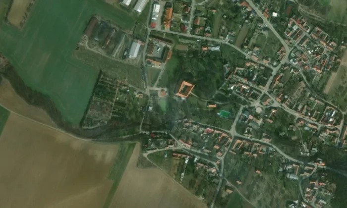 Zámek Miroslavské Knínice – letecký pohled