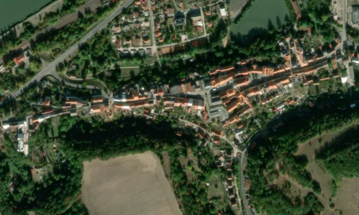 Západní brána v Úštěku – letecký pohled