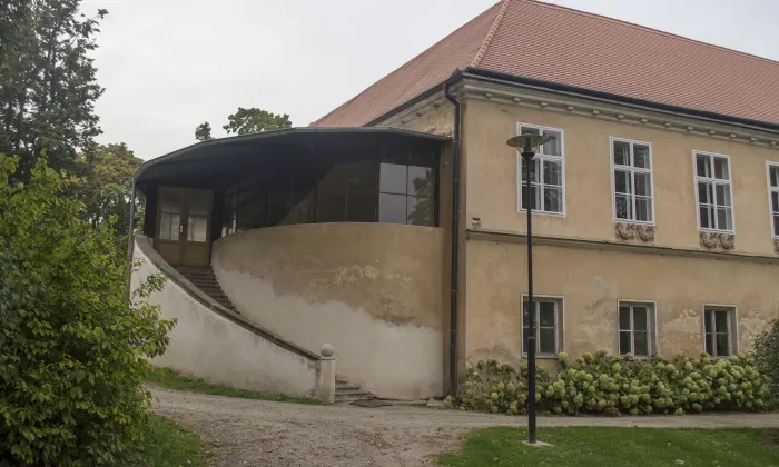 Zámek Miroslavské Knínice