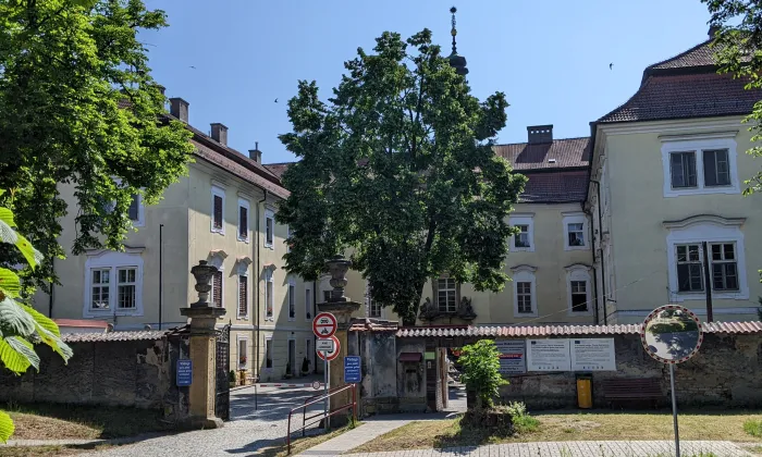 Zámek Rožďalovice