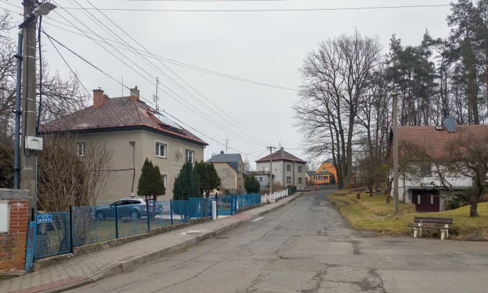 Kaple svatého Kříže, hrobka rodiny Lichnovských